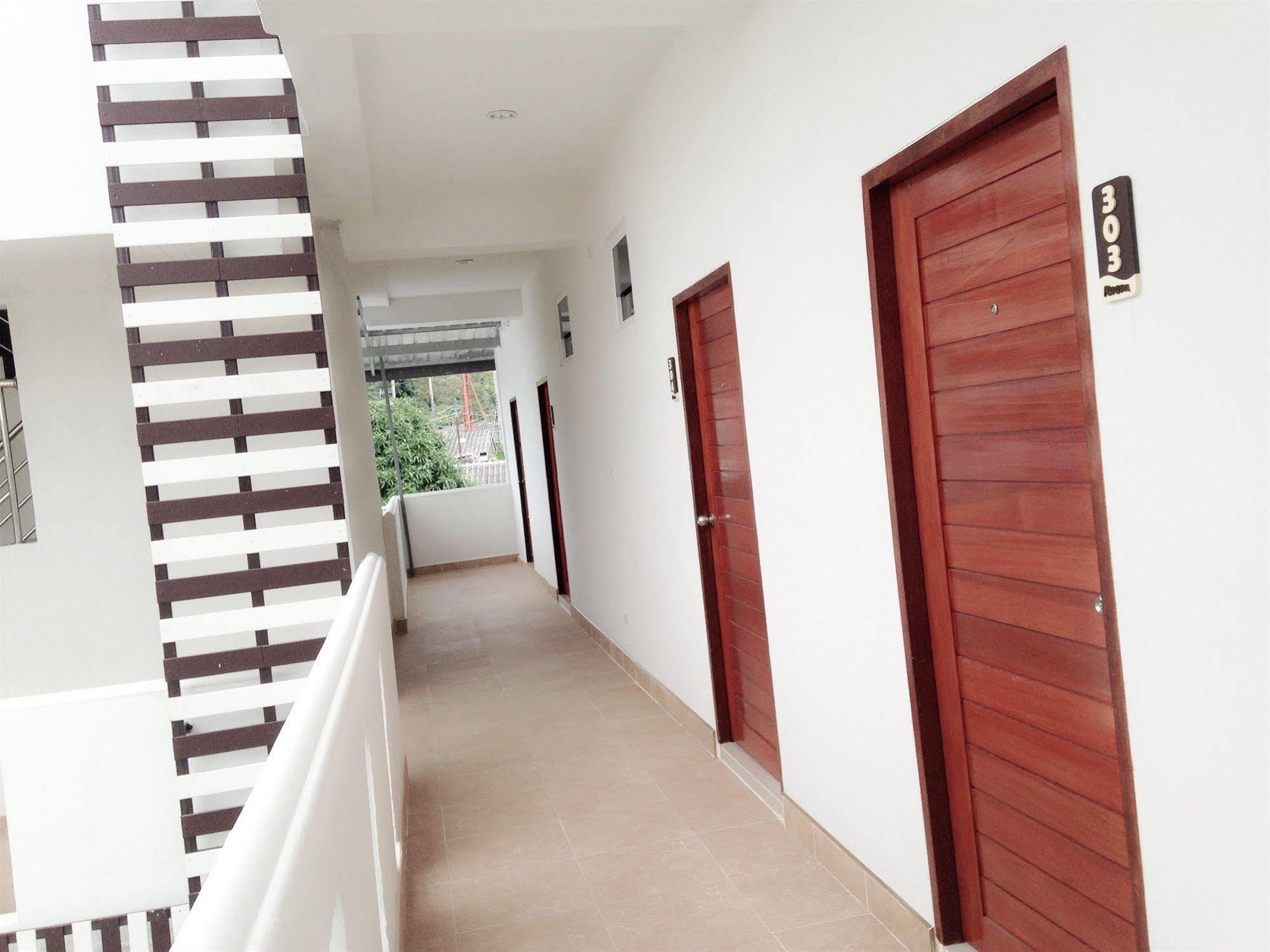 Siray House Aparthotel Phuket Bagian luar foto